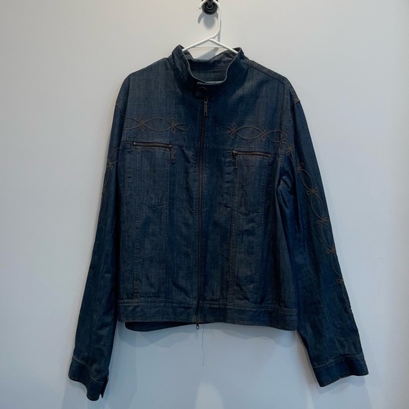 Ami Sanzuri Embroidered Denim Jacket - Picture 4 of 6